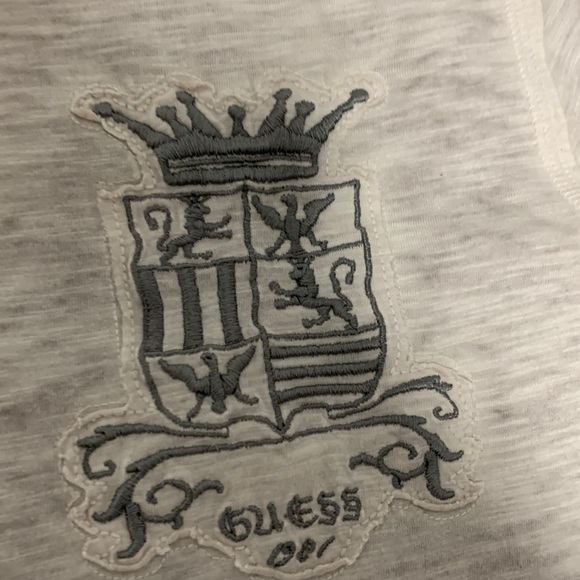 GUESS t-shirt - Picture 2 of 3